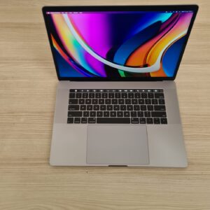 Macbook Air 13inch Silver, 8GB RAM 256GB SSD (Pre-Owned) - New and